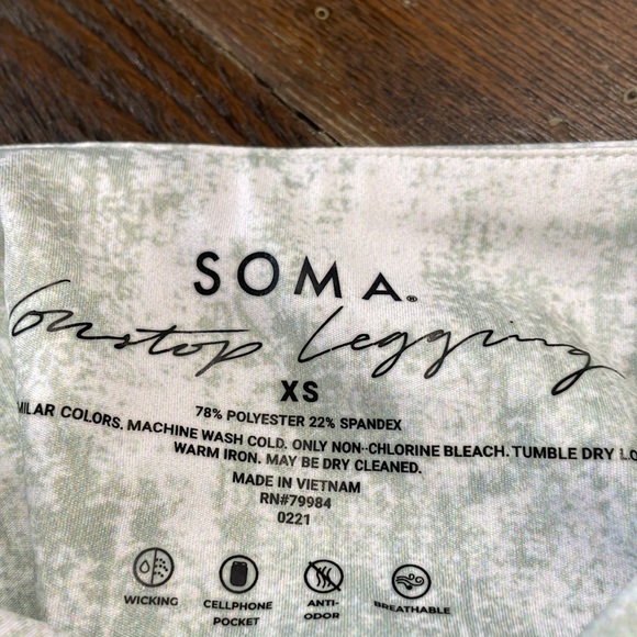 Some leggings - Picture 3 of 4